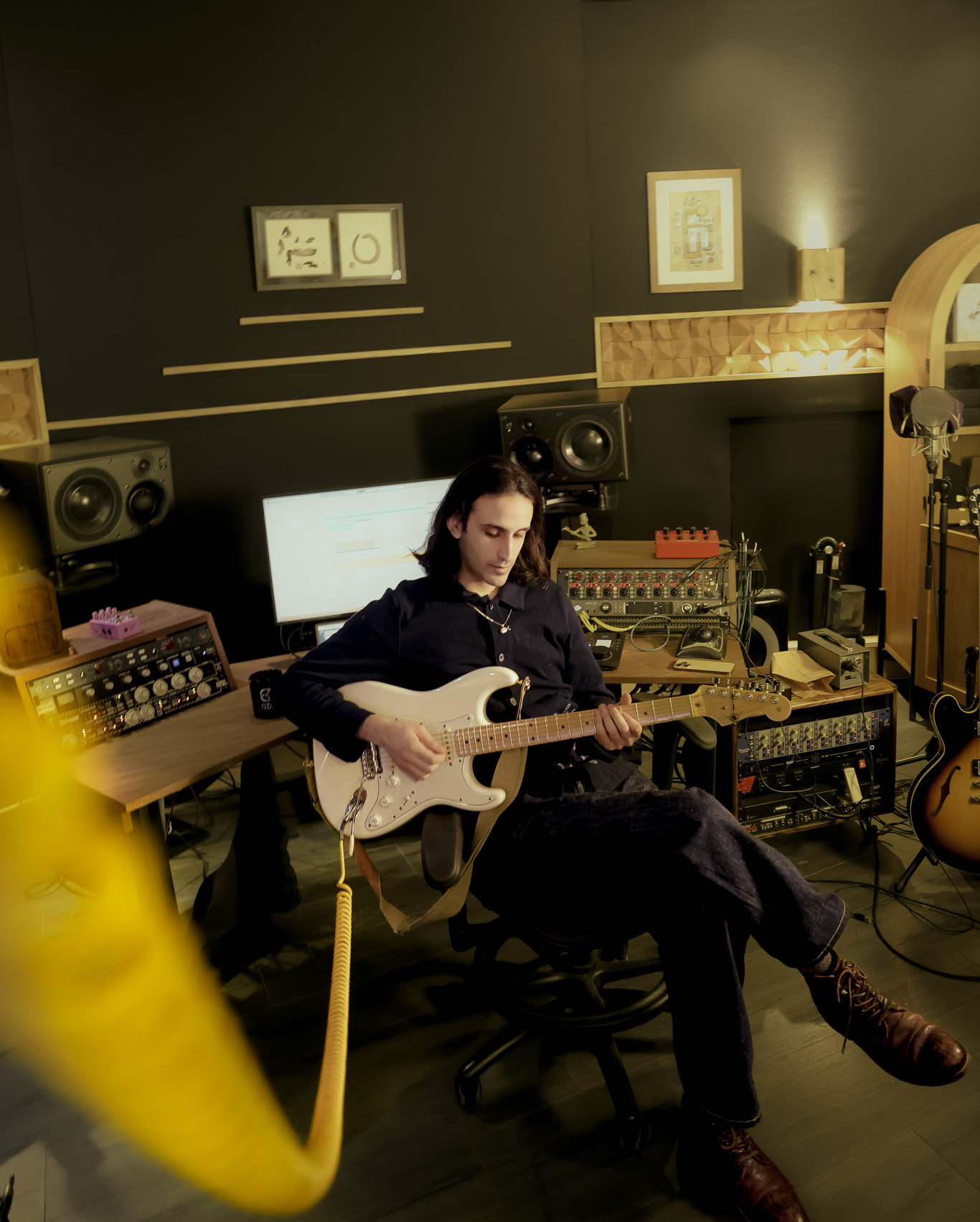 Portrait of Noah Weinstein in the studio